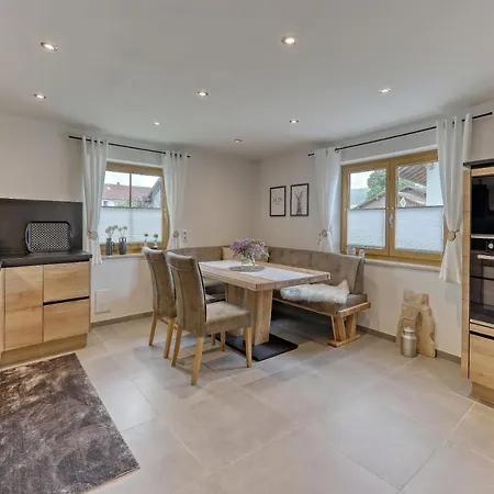 Madek V Apartman Mauth